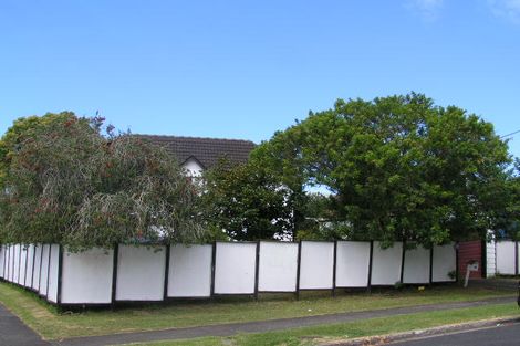 Photo of property in 1/17 Park Avenue, Northcote, Auckland, 0626