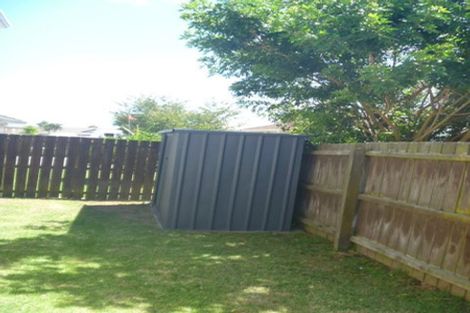 Photo of property in 1/8 Senecio Place, Weymouth, Auckland, 2103