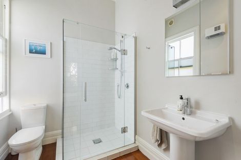 Photo of property in 63 Vauxhall Road, Devonport, Auckland, 0624