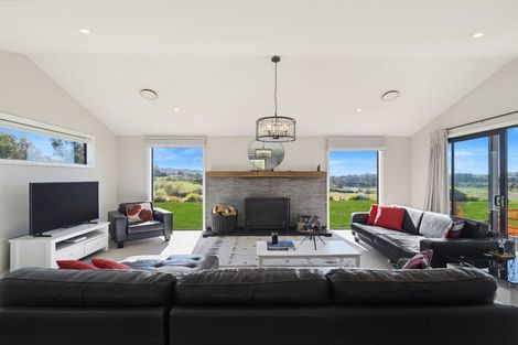 Photo of property in 35 Tapairu Road, Waipawa, 4275