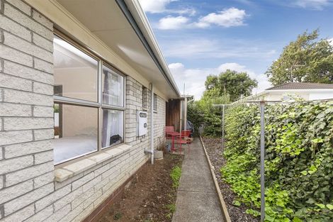 Photo of property in 2/6 Trafalgar Road, Milford, Auckland, 0620