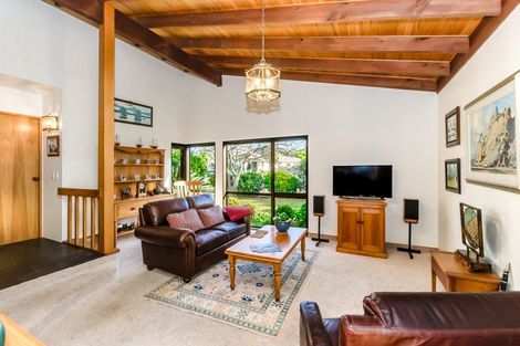 Photo of property in 1 Manu Grove, Waikanae, 5036