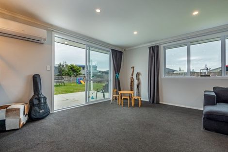 Photo of property in 7 Story Street, Foxton Beach, Foxton, 4815