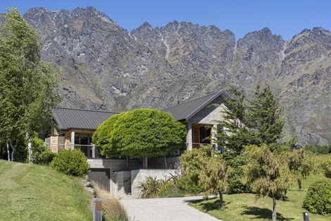 Photo of property in 15 Skye Lane, Jacks Point, Queenstown, 9371