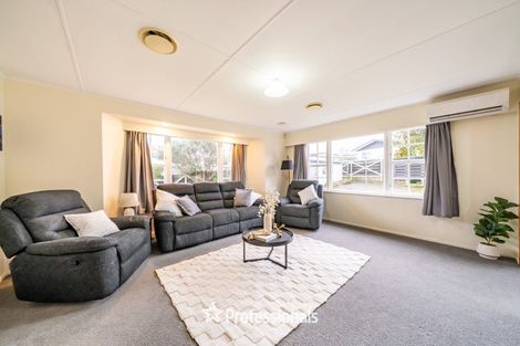 Photo of property in 73 Norana Road, Timberlea, Upper Hutt, 5018