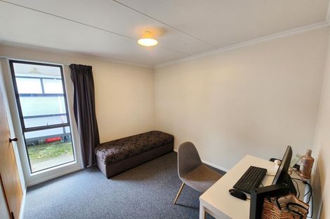 Photo of property in 77a Pahiatua Street, Hokowhitu, Palmerston North, 4410