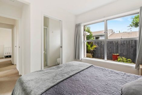 Photo of property in 2/30 Uppingham Crescent, Hillcrest, Auckland, 0627