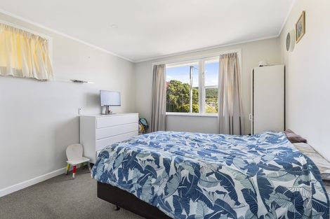 Photo of property in 93 Taylor Terrace, Tawa, Wellington, 5028