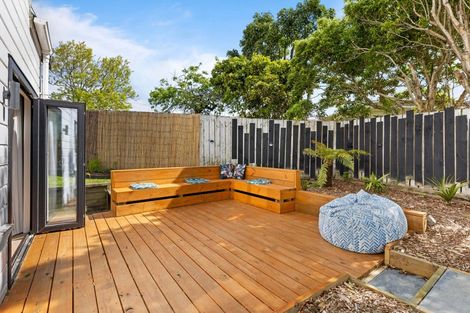 Photo of property in 1/98 Astley Avenue, New Lynn, Auckland, 0600