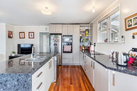 Photo of property in 47 Arimu Road, Papakura, 2110