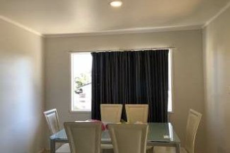 Photo of property in 33 Redwood Drive, Massey, Auckland, 0614