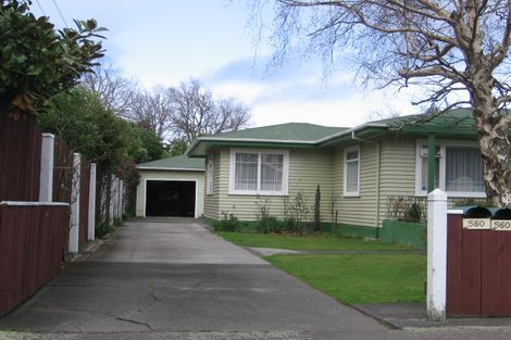 Photo of property in 560 Featherston Street, Roslyn, Palmerston North, 4414
