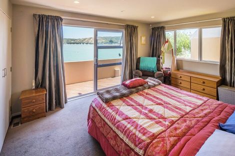 Photo of property in 18 Trevor Terrace, Paremata, Porirua, 5024