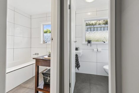 Photo of property in 102a Homebush Road, Khandallah, Wellington, 6035