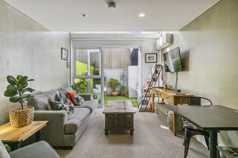 Photo of property in Canvas Apartments, 3/307 Willis Street, Te Aro, Wellington, 6011