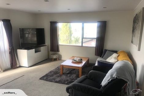 Photo of property in 2/15 Witheford Drive, Bayview, Auckland, 0629