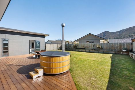 Photo of property in 13 Teal Place, Lake Hawea, Wanaka, 9382