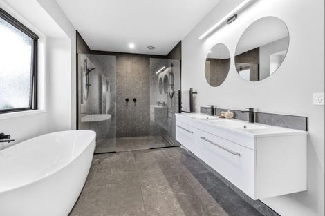 Photo of property in 194 Lake Road, Okoroire, Tirau, 3484