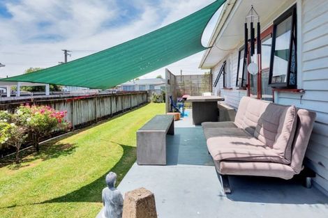 Photo of property in 17 Cameron Street, Papakura, 2110