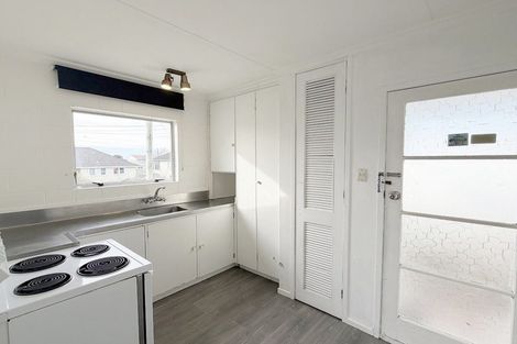 Photo of property in 8a Banks Street, Marfell, New Plymouth, 4310