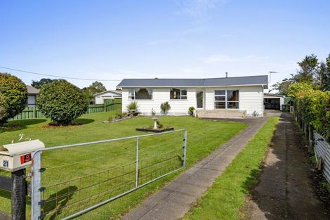 Photo of property in 21 Castle Street, Eltham, 4322