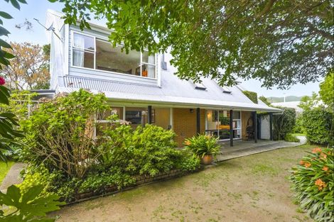 Photo of property in 335 Te Moana Road, Waikanae, 5036