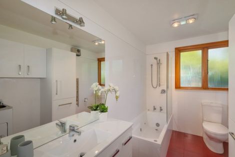 Photo of property in 11 Bay View Road, Moncks Bay, Christchurch, 8081