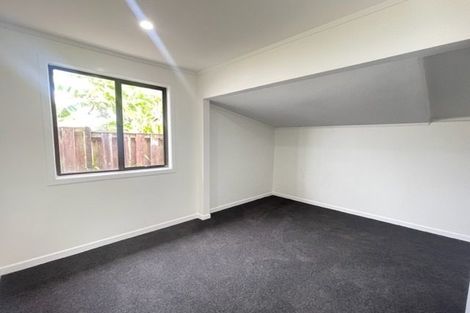 Photo of property in 77 Riverpark Crescent, Henderson, Auckland, 0610