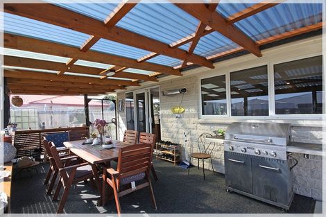 Photo of property in 12 Malthus Place, Foxton Beach, Foxton, 4815