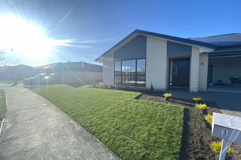 Photo of property in 33 Fearne Drive, Woodend, 7610