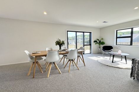 Photo of property in 50 Farnworth Terrace, Glenside, Wellington, 6037