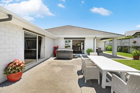 Photo of property in 16 Longbow Terrace, Flagstaff, Hamilton, 3210