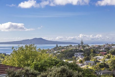 Photo of property in 1/54 Knights Road, Rothesay Bay, Auckland, 0630