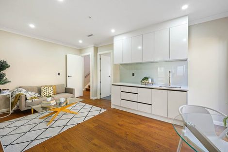 Photo of property in 41 Compass Way, Half Moon Bay, Auckland, 2012