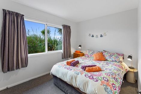 Photo of property in 24 Strathnaver Glen, Waikawa Beach, Levin, 5573