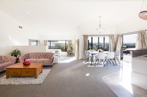 Photo of property in 111 Ruapehu Drive, Fitzherbert, Palmerston North, 4410