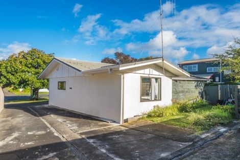 Photo of property in 34 Parkes Avenue, Saint Johns Hill, Whanganui, 4501