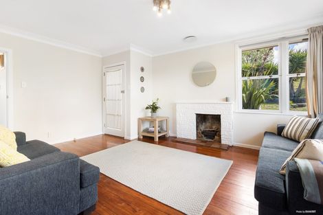 Photo of property in 19 Kelwyn Road, Kelston, Auckland, 0602