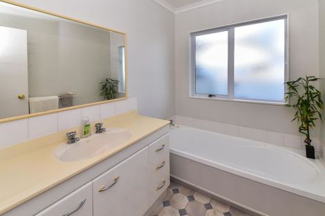 Photo of property in 25a Short Street, Papakura, 2110