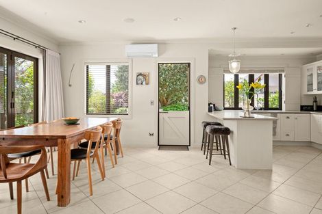 Photo of property in 35 The Esplanade, Huntington, Hamilton, 3210