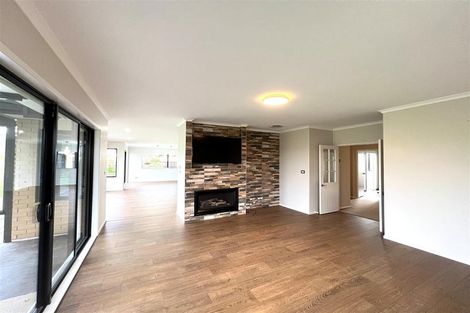 Photo of property in 6 Bendemeer Place, Flat Bush, Auckland, 2016