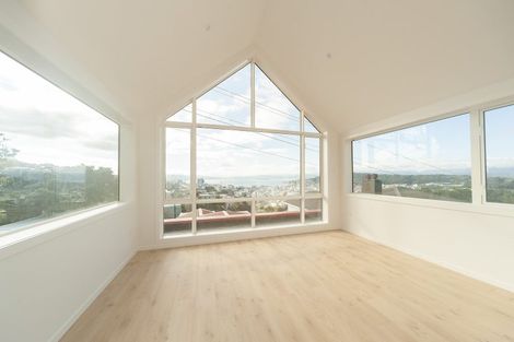 Photo of property in 58 Mortimer Terrace, Brooklyn, Wellington, 6021