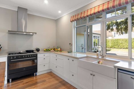 Photo of property in 6 Millbrook Drive, Waiuku, 2683