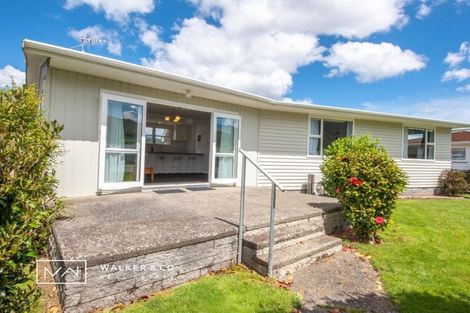 Photo of property in 16 Kentucky Street, Totara Park, Upper Hutt, 5018