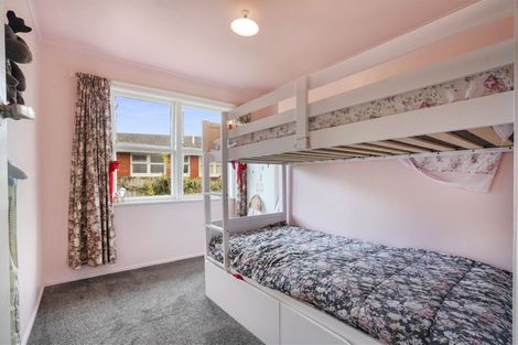 Photo of property in 8 Robert Grigg Place, Hamilton East, Hamilton, 3216