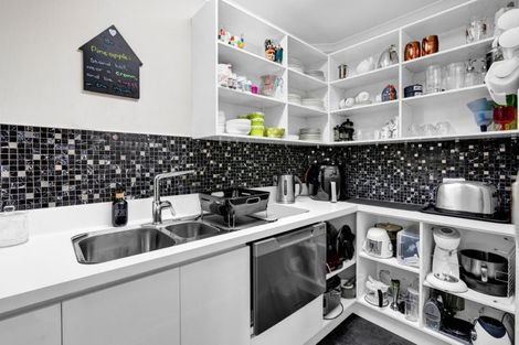 Photo of property in 40 Redwood Crescent, Hurdon, New Plymouth, 4310