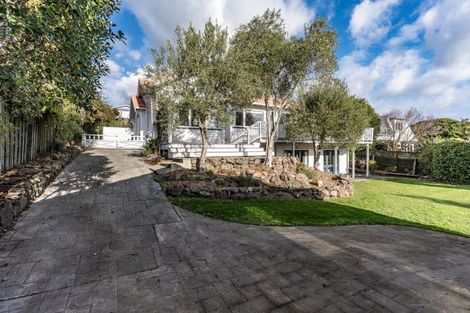 Photo of property in 123 Hackthorne Road, Cashmere, Christchurch, 8022