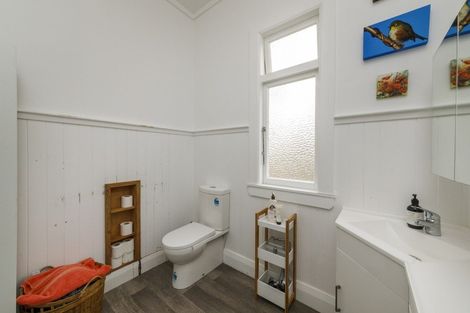 Photo of property in 2 Fagan Street, Sanson, 4817