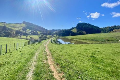 Photo of property in 11 Millett Road, Whangaripo, Wellsford, 0972