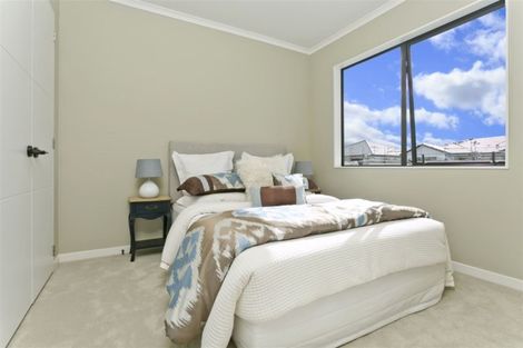 Photo of property in 63 Symes Drive, Red Beach, 0932